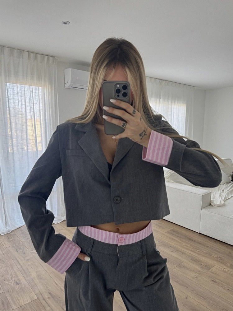 Cropped Blazer - Overhemd Detail