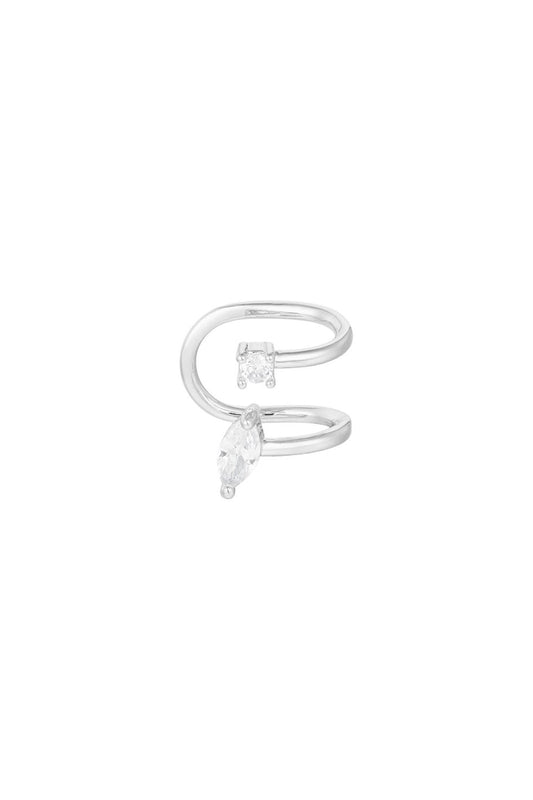 Verfijnde earcuff met subtiele shimmer-effecten voor een luxe uitstraling, ideaal voor chique en elegante looks